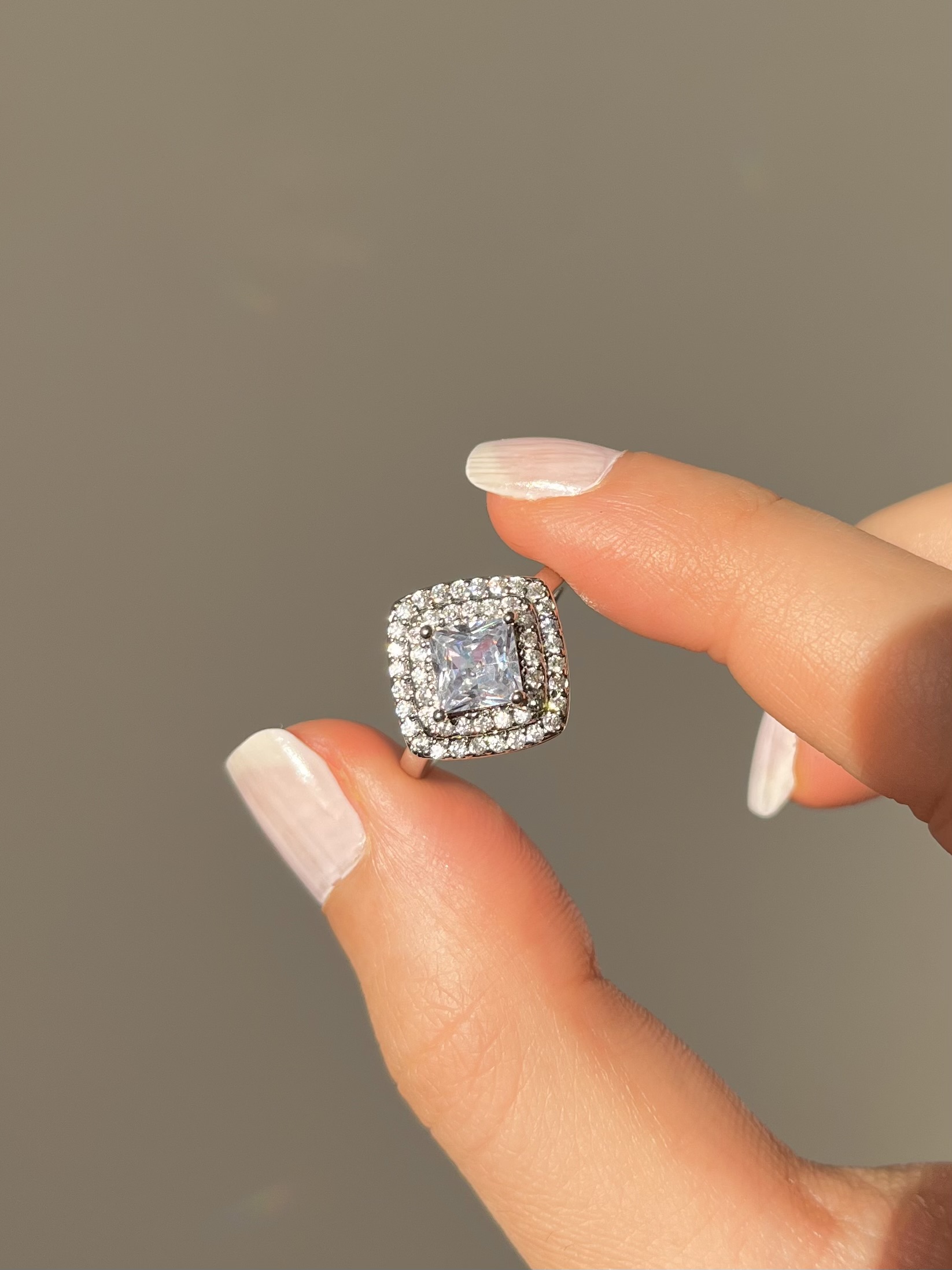 انگشتر جواهری