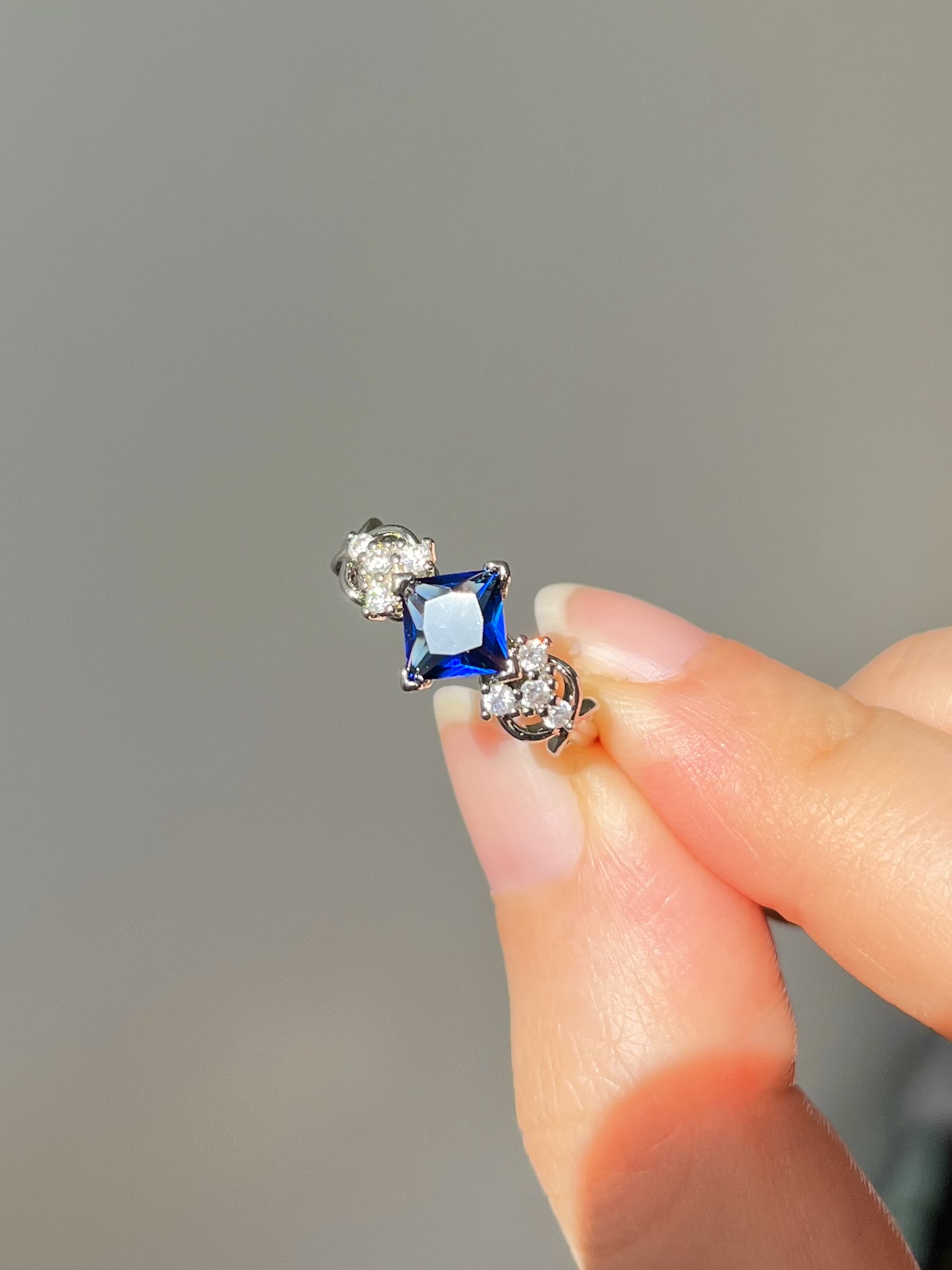 انگشتر سورمه ای