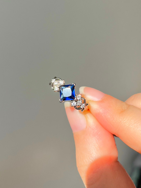 انگشتر سورمه ای