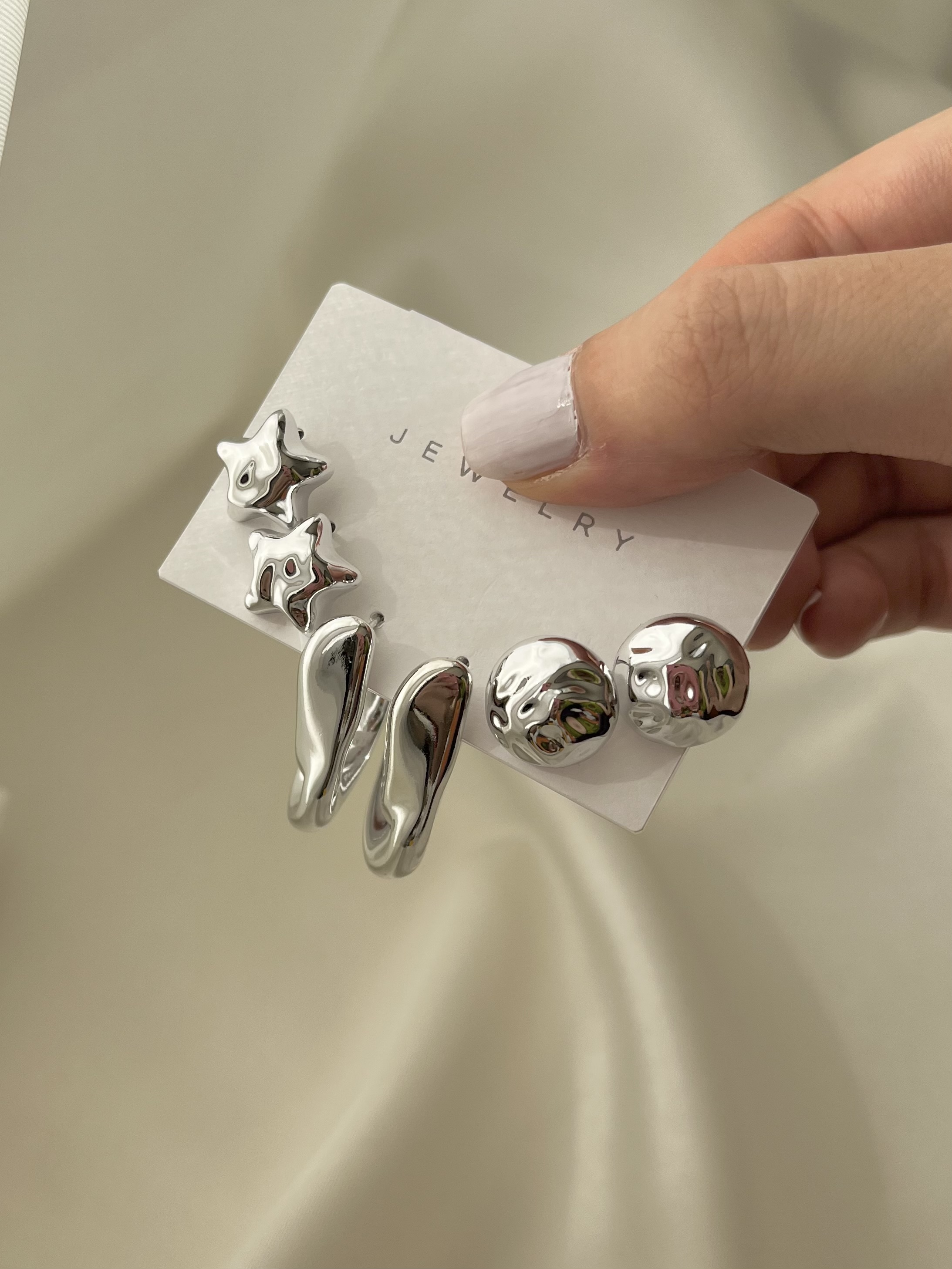 پک گوشواره نقره ای