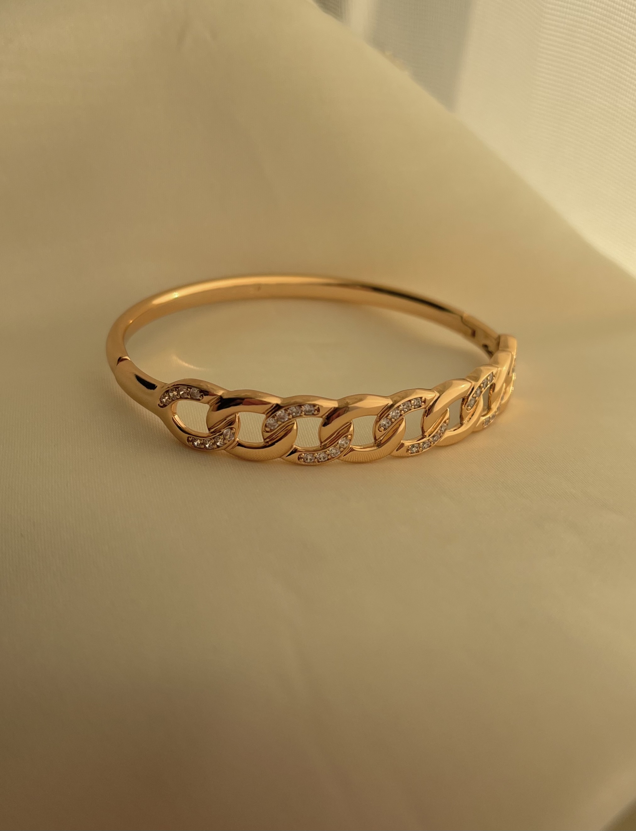 دستبند کارتیر طلایی