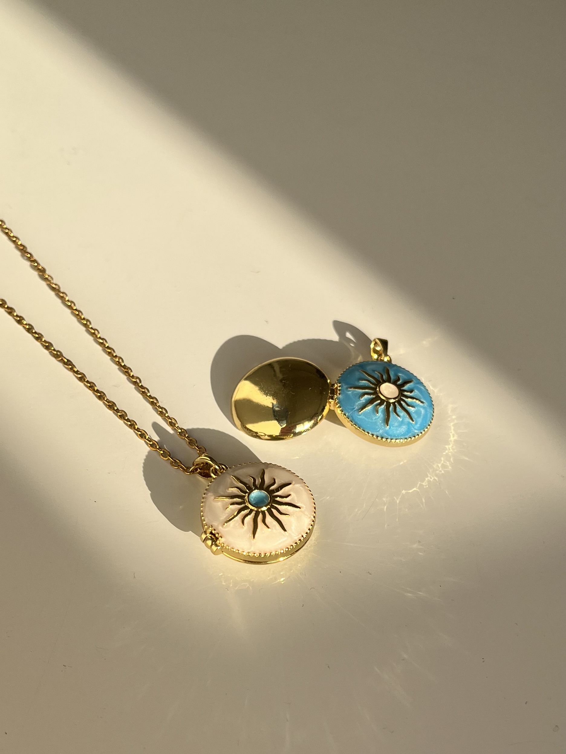 لاکت خورشید