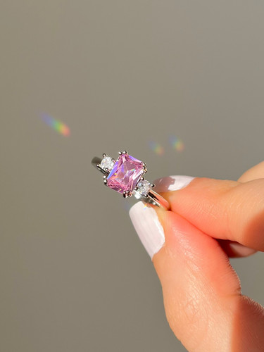 انگشتر سولیتر صورتی