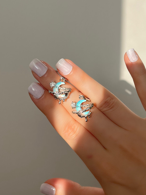 گوشواره ماه آبی