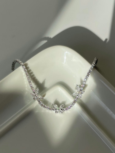 دستبند پروانه ظریف