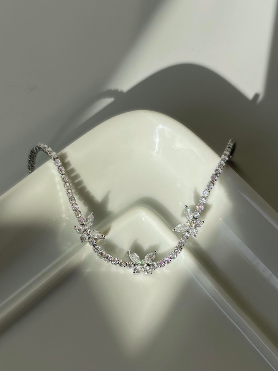 دستبند پروانه ظریف