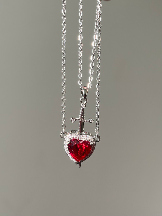 ست گردنبند قلب و شمشیر