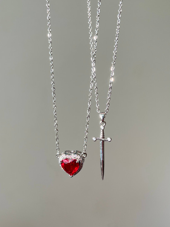 ست گردنبند قلب و شمشیر