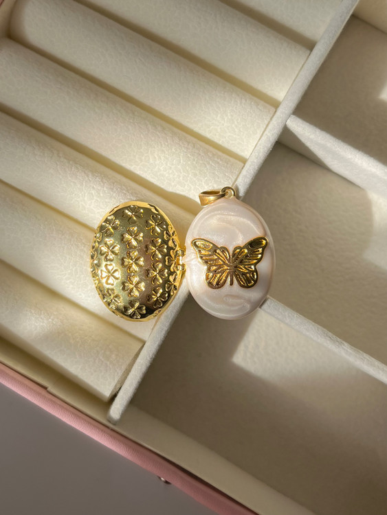 لاکت پروانه